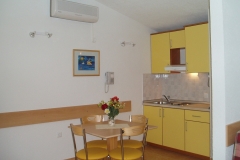 33-apartment-bonaca-klek-orange