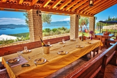 21.LARGE-TERRASE-WITH-SUMMER-KITCHEN-.doc